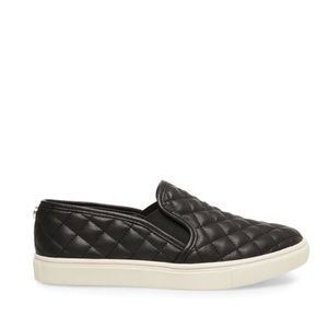 Classic quilted Steve Madden slip one. Size 8. Used but in great condition!